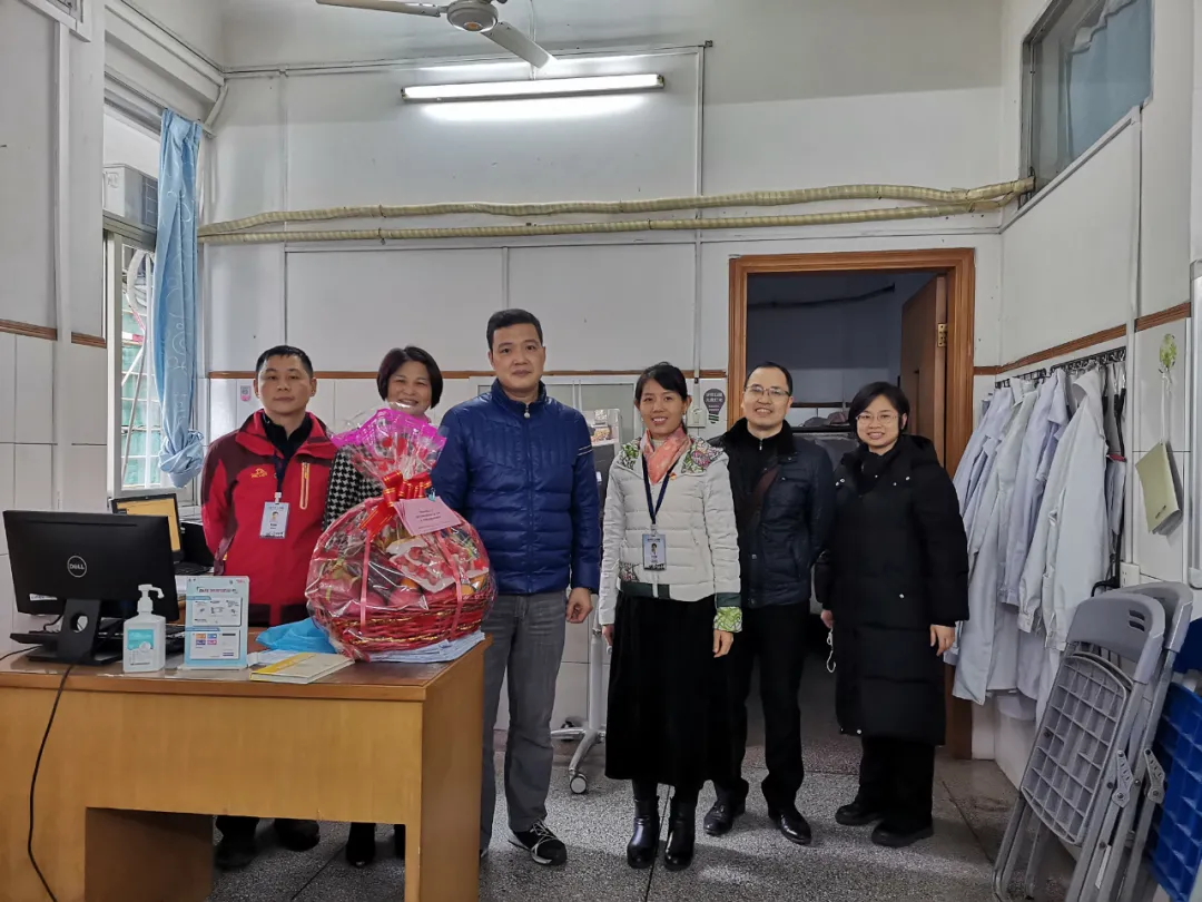 梧州市工人醫(yī)院開展勞動模范慰問活動