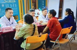 在中醫(yī)藥文化健康夜市中“沉浸式”體驗(yàn)中醫(yī)藥文化